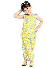 Little Pockets Store Clouds Spagetti Top & Bottom Set - Yellow Little Pockets Store Clouds Spagetti Top & Bottom Set - Yellow