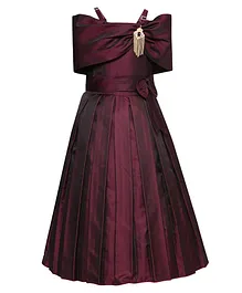 Adiva Short Sleeves Brooch Embellished Pleated Dress - Dark Purple