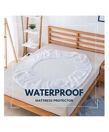 The Baby Booth Waterproof Mattress Protector King Size - White