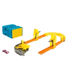 Hot Wheels Lightning Themed Track Set with 12 Boosting Components and 1 Hot Wheels Car - Yellow
