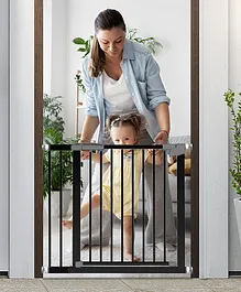 StarAndDaisy Baby Security Gate for Doorways and Stairways with Auto-Close Hold-Open Features - Black