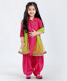 Saka Designs Long Sleeves Kurta Patiala & Dupatta - Fuchsia Saka Designs Long Sleeves Kurta Patiala & Dupatta - Fuchsia