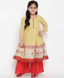 Bitiya By Bhama Three Fourth Sleeves Flower Plant Print Kurta With Pallazo - Yellow Bitiya By Bhama Three Fourth Sleeves Flower Plant Print Kurta With Pallazo - Yellow