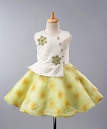 Maalka Sleeveless Flower Print Fit & Flare Dress - Green Maalka Sleeveless Flower Print Fit & Flare Dress - Green