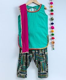 Kidcetra Sleeveless Kurta With Leaves Printed Salwar & Contrast Dupatta - Blue & Green Kidcetra Sleeveless Kurta With Leaves Printed Salwar & Contrast Dupatta - Blue & Green