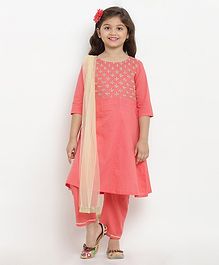 Bitiya By Bhama Floral Embroidered Three Fourth Sleeves Kurta With Pants & Net Dupatta - Peach Bitiya By Bhama Floral Embroidered Three Fourth Sleeves Kurta With Pants & Net Dupatta - Peach