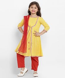 Bitiya By Bhama Lace Detailed Three Fourth Sleeves Kurta & Pants With Net Dupatta - Yellow Bitiya By Bhama Lace Detailed Three Fourth Sleeves Kurta & Pants With Net Dupatta - Yellow