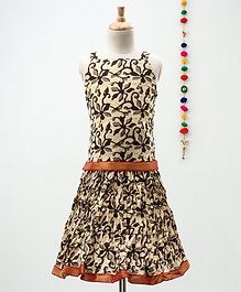 Kidcetra Flower Print Sleeveless Choli With Lehenga - Beige Kidcetra Flower Print Sleeveless Choli With Lehenga - Beige