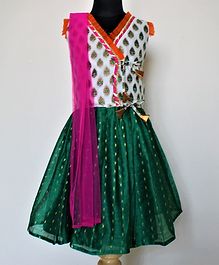 Many frocks & Sleeveless Motif Print Choli With Printed Lehenga & Dupatta Set - White Green Many frocks & Sleeveless Motif Print Choli With Printed Lehenga & Dupatta Set - White Green