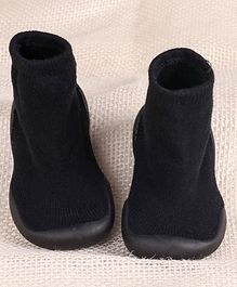 Hoppipola Solid Sock Shoes - Black Hoppipola Solid Sock Shoes - Black