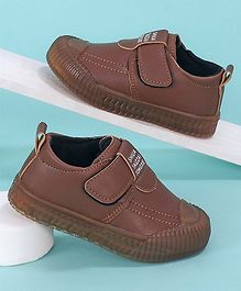 KIDLINGSS Letter Printed Velcro Closure Shoes - Brown KIDLINGSS Letter Printed Velcro Closure Shoes - Brown
