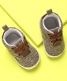 KIDLINGSS Lace Design Solid Booties - Brown KIDLINGSS Lace Design Solid Booties - Brown
