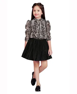TINY BABY Three Fourth Sleeves Seamless Abstract Printed Top With Flared Accordion Pleated Skirt - Black