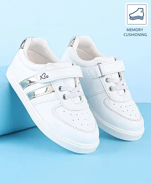 Babyoye Casual Shoes with Velcro Closure Side Stripe Print - White