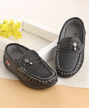 Cute Walk by Babyhug Slip on Loafer with Applique - Black