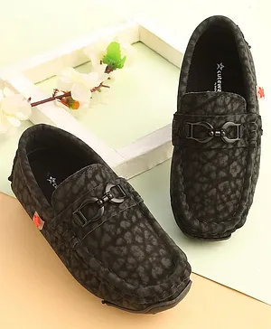 Cute Walk by Babyhug  Slip On Loafer Shoes Star Applique-  Black