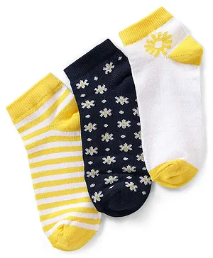 Pine Kids Cotton Spandex Knit Ankle Length Socks with Snow Flakes Design Pack Of 3 - Snow White & Yellow