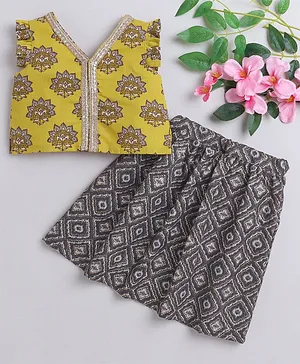 Many frocks & Frill Sleeves Floral Printed & Lace Embellished Lehenga Choli Set - Yellow & Black