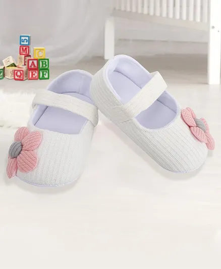 Baby Moo Floral Applique Booties - White