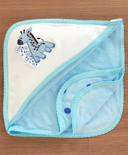 Mom's Pet Giraffe Embroidered Bath Towel - Sky Blue
