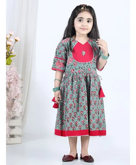 Kinder Kids Three Fourth Sleeves Katha Floral Printed Dress - Green