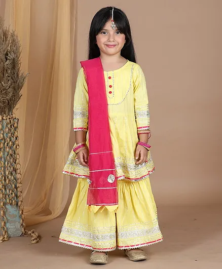 CHAKORI Three Fourth Sleeves Gota Lace Embellished & Lurex Detailed Kurta With Coordinaitng Sharara & Gota Flower Detailed Dupatta - Yellow