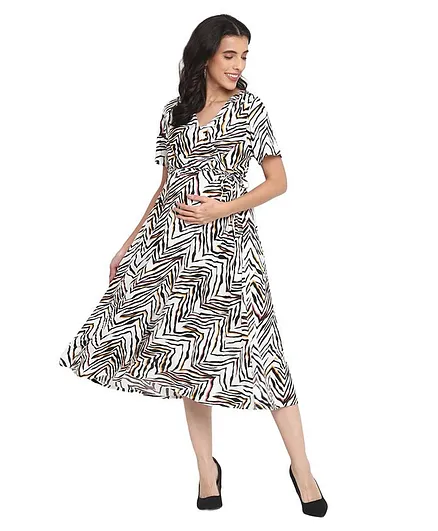 Momsoon Half Sleeves Chevron Printed Maternity Dress - White Black