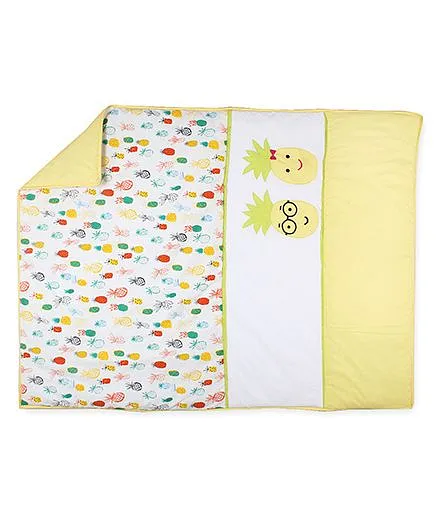 HouseThis The Juicy Pineapple Pure Cotton Quilt - White