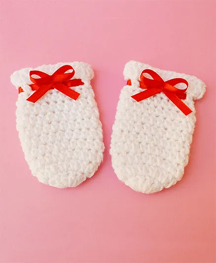 Love Crochet Art Lace Crochet Baby Mittens - White