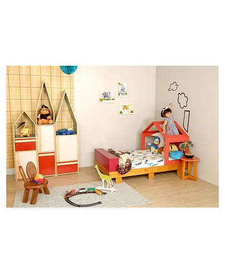 Arcedo Castle Bed - Brown
