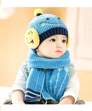 Ziory Winter Cap And Muffler Smiley Design - Blue