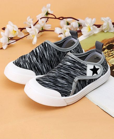 Cute Walk by Babyhug Casual Shoes - Black