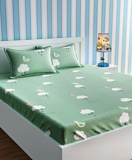 Urban Dream Bed Sheet With Pillow Cover Set Bird & Cloud Print - Green