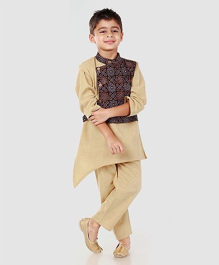 Dapper Dudes Flower Printed Asymmetric Hem Kurta With Pajama - Light Brown