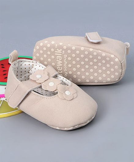 Cute Walk by Babyhug Booties Floral Patch - Cream
