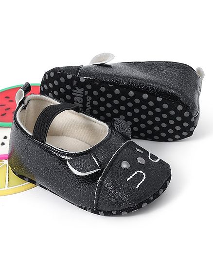 Cute walk by Babyhug Booties Kitty Design - Black