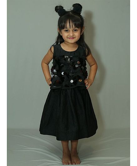 Kirti Agarwal Pret N Couture Varsha Showering Trends Sequined Sleeveless Dress - Black