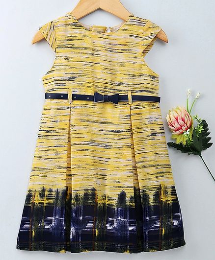 Yellow Duck Cap Sleeves Printed Dress With Belt - Yellow