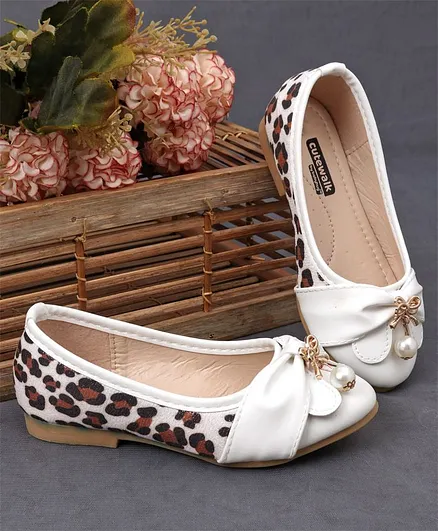Cute Walk by Babyhug Bellies With Bow Applique - White