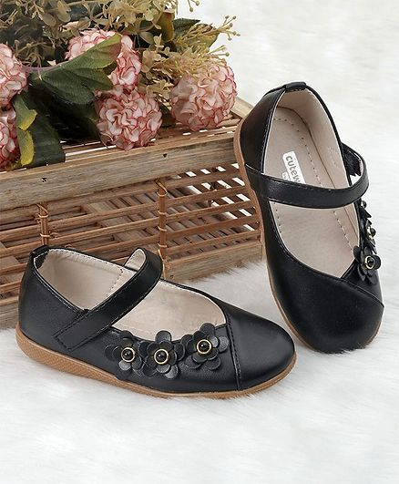 Cute Walk by Babyhug Velcro Closure Bellies Floral Applique - Black