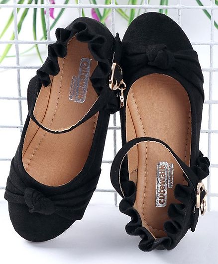 Cute Walk by Babyhug Solid Ruffled Bellies - Black