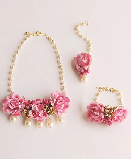 Lime By Manika Multiple Flower Decorated Floral Bracelet Necklace & Maang Teeka Set - Pink