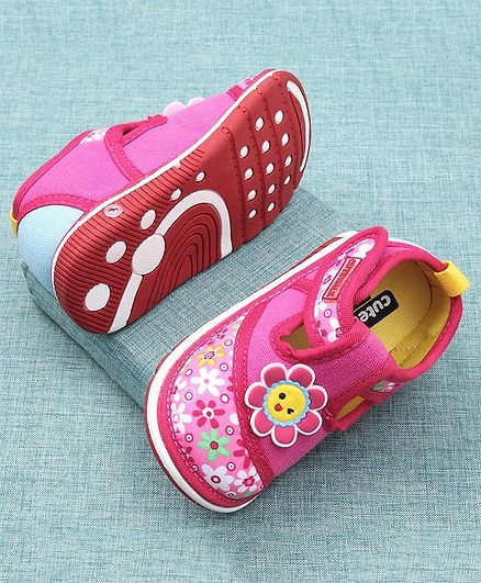 Cute Walk by Babyhug Casual Shoes Floral Design - Pink