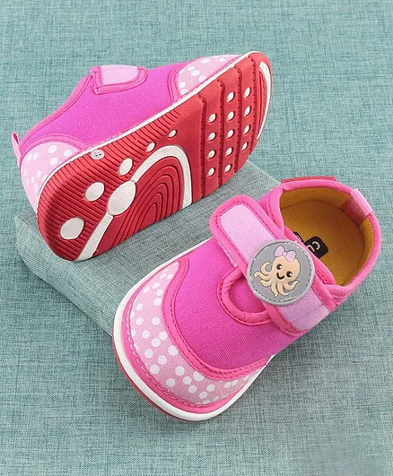 Cute walk by Babyhug Musical Casual Shoes