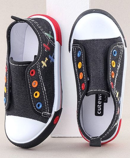 Cute Walk by Babyhug Casual Shoes Airplane Patch - Black
