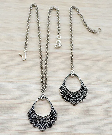 Pretty Ponytails Ethnic Rajasthani Jharokha Style Granulation Work Maang Tikka And Necklace Set Festival Jewelry - Silver