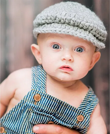 Love Crochet Art Crochet Cap - Grey