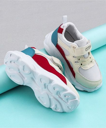Cute Walk by Babyhug Sport Shoes - White Red