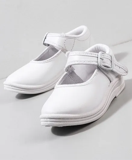 Cute Walk by Babyhug School Shoes - White