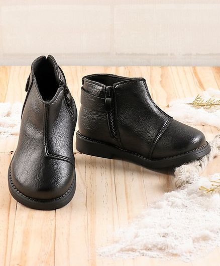 KIDLINGSS Solid Zip-Up Ankle Boots - Black